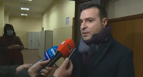 Отново отложиха делото за побоя над журналиста Слави Ангелов