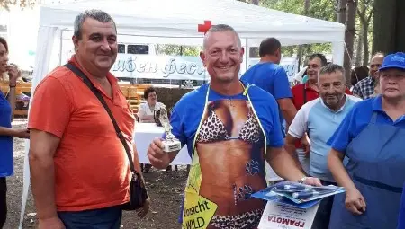 Вендо Милде беше най-бърз с ножовете за чистене на риба.