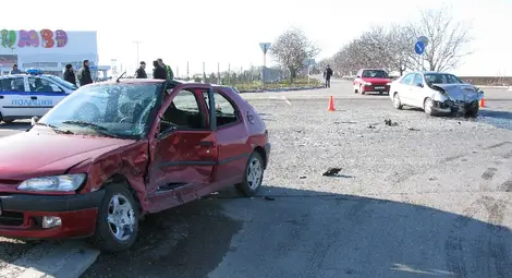 Майка и дете ранени на кръстовището до &bdquo;Джъмбо&ldquo;