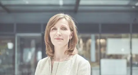 Мойра Гилкрист,  вицепрезидент за стратегически и научни комуникации във Филип Морис Интернешънъл