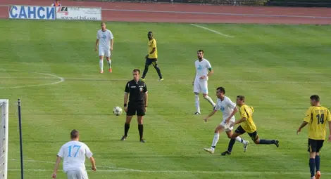 Футболистите на &bdquo;Дунав&ldquo; първи по огнева мощ в четирите &bdquo;В&ldquo; групи