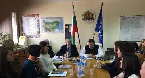 Седем стажанти започнаха работа в Областна администрация