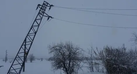 Екипите на ЕНЕРГО-ПРО отстраняват повреди по електроразпределителната мрежа Екипите на ЕНЕРГО-ПРО отстраняват повреди по електроразпределителната мрежа