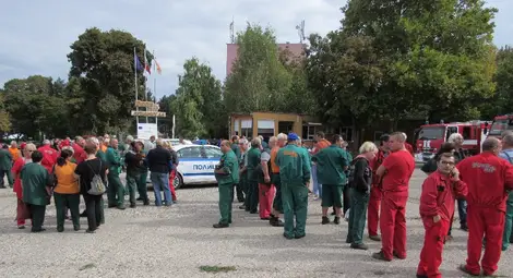 Три версии за пожара в &bdquo;Дунарит&ldquo;: Грешка, техническа причина или непредвиден страничен фактор