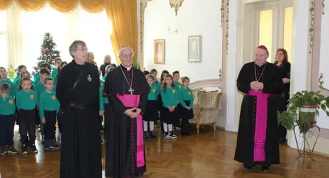 Епископът на Никополската епархия Страхил Каваленов даде тържествен прием за празниците Епископът на Никополската епархия Страхил Каваленов даде тържествен прием за празниците
