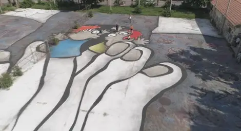 80 студенти участват в създаването на гигантски графит в Пловдив