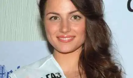 Зеленооката красавица Ралица сложи короната &bdquo;Мис Русе 2013&ldquo;