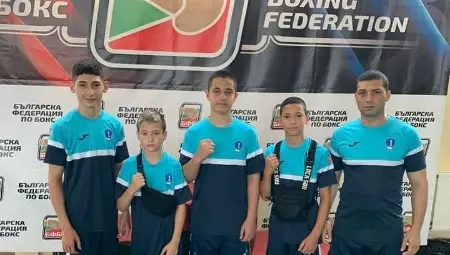 Ученическият бокс с две национални титли и сребро Ученическият бокс с две национални титли и сребро