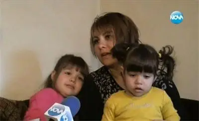 Дечица не могат да излизат навън, защото нямат обувки Дечица не могат да излизат навън, защото нямат обувки