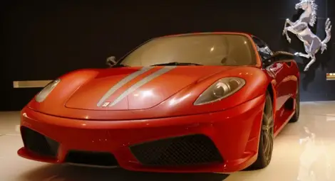 Дадоха $270 000 за червеното Ферари на Доналд Тръмп