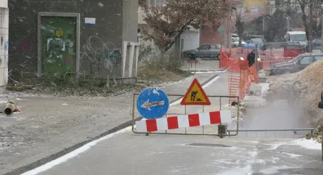 Улица &bdquo;Драма&ldquo;  плаче за ремонт