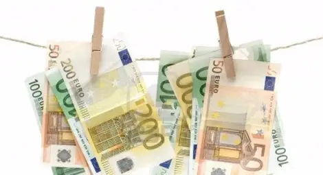 100 000 евро се появиха в река Дунав във Виена, не е ясно откъде (видео) 100 000 евро се появиха в река Дунав във Виена, не е ясно откъде (видео)