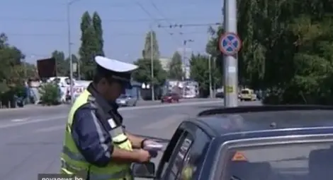 Раздават кафе със захар срещу безотговорното шофиране