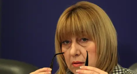 От юли увеличат началните заплати на младите учители