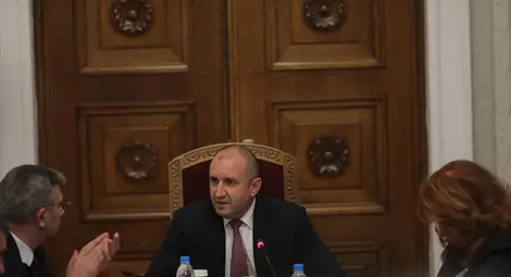 Президентът: Ще връча мандат за правителство когато партиите постигнат резултат в преговорите
