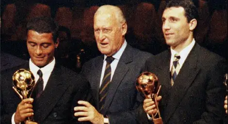 Суарес и Неймар - версия 2.0 на Стоичков и Ромарио Суарес и Неймар - версия 2.0 на Стоичков и Ромарио