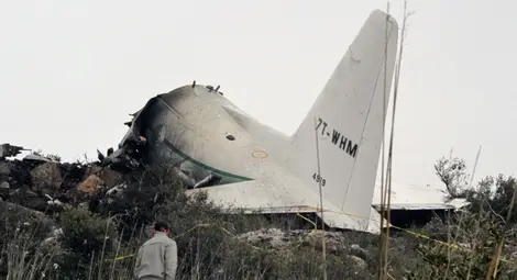 Алжирски самолет катастрофира: стотици загинаха