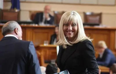 Петя Аврамова: Уикенд винетката щe струва 10 лв. Петя Аврамова: Уикенд винетката щe струва 10 лв.