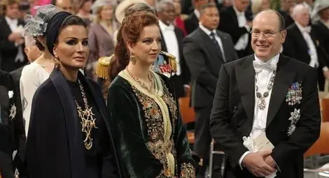 Без фередже и хиджаб: Първата дама на Катар строши традициите