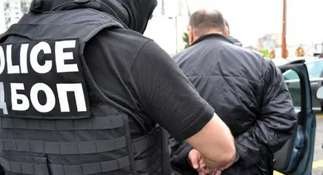 Голямо количество оръжие е задържано в Добрич