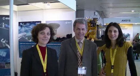 5. Д-р Марияна Георгиева, д-р Сирил Манжнот, Директор на Департамента по електромагнетизъм на Европейската космическа агенция, Ноордвайк, Холандия, Лили Сванидзе, Грузински технически университет, Тбилиси, Грузия, Европейска конференция по антени и разпространение, EuCAP 2012, Прага, Чехия, март 2012.
