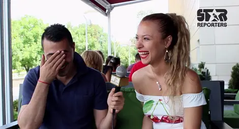 Репортерът на плеймейтките с милиони гледания в интернет