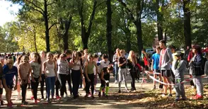 Учениците тичаха в крос „Баба Тонка“