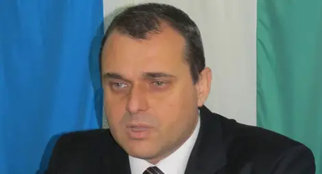 Искрен Веселинов отваря приемна за граждани