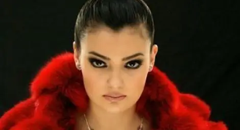 2 г. затвор грозят бивша "Мис Турция" заради стихотворение за Ердоган 2 г. затвор грозят бивша "Мис Турция" заради стихотворение за Ердоган