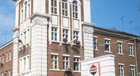 Българската банка за развитие  разпродава машини на &bdquo;Спарки&ldquo;?