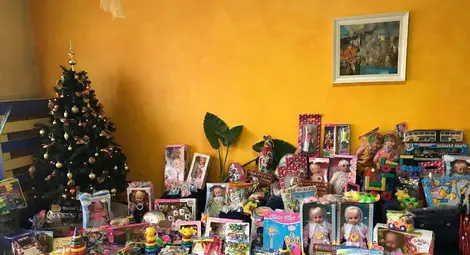 &bdquo;Ас-Строй&ldquo; зарадва  200 деца преди Коледа