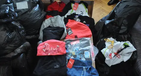 Търговец с присъда за фалшификати на маркови дрехи Търговец с присъда за фалшификати на маркови дрехи