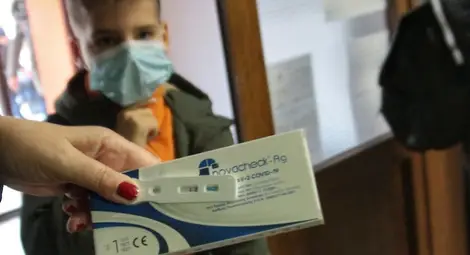 Всички ученици се връщат в клас от Никулден