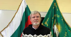 Бойко Антонов - човекът обиколил света и останал верен на корените си преди гостуването си в Русе: Господи, защо нашите лингвисти ни карат да пишем българин с малка буква? Българин трябва да звучи гордо, голямо и прекрасно