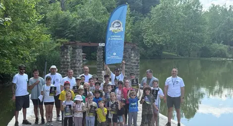 13-годишен рибар спечели турнира &bdquo;Мама, татко и аз&ldquo; с 3,300-килограмов амур на езерото с лилиите в Николово