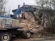 Започна събарянето на празните опасни къщи в Габрово