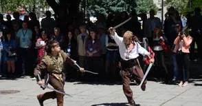 Кукери люшнаха чанове, багатури кръстосаха мечове и плющяха с бичове