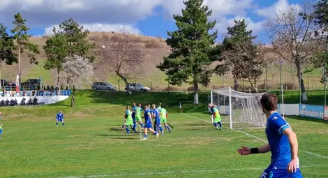 &bdquo;Щуките&ldquo; и &bdquo;младежите&ldquo; с горещо реми в дербито на Регионалната лига
