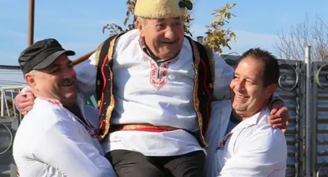 Ветеранът Марин Колев за десети път поведе Дядовден в Черешово