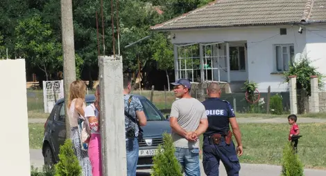 Погнаха за пране на пари бургуджиите с луксозни замъци във Ветово