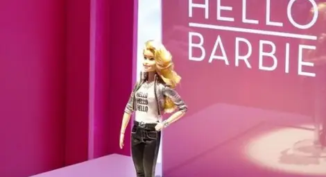 Слагат мозък на Барби