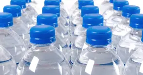 Хората често не са наясно  каква бутилирана вода купуват