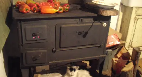 Канят русенци на кръгла маса за подмяната на старите печки