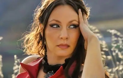 Вокалистката Цена Коев посвети  сингъл на &bdquo;неустрашимите жени&ldquo;