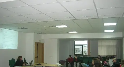 Десетокласници опознаваха работата на данъчните