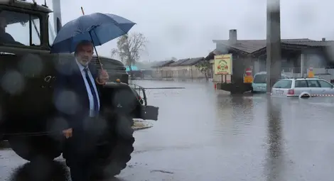 Над 180 л./кв. м. гони дъжда на места в Русенско, нивото на река Янтра  се повиши с близо метър и половина.  Областният управител следи ситуацията денонощно