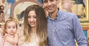 Вместо цветя за кръщене на детето си семейство събра пари за център „Том Сойер“