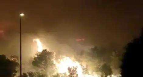 Глобиха пожарникар за неправилно паркиране, докато гаси пожара край Шибеник