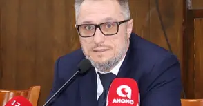 Орлин Пенков пише на две министерства срещу сделката с буферния паркинг