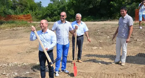 &bdquo;Експрес сервиз&ldquo; направи първа копка на най-модерното депо за ремонт на локомотиви